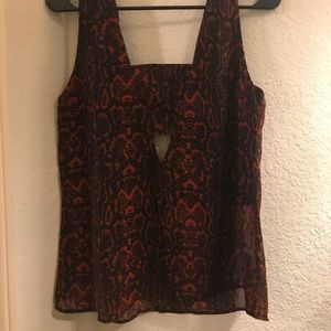 Brand new with tags prettylittlething tank! Snake